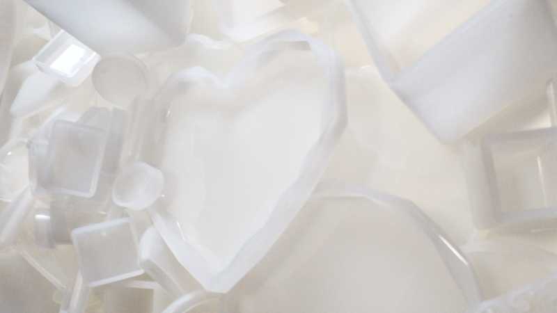 Spousta silikonových forem